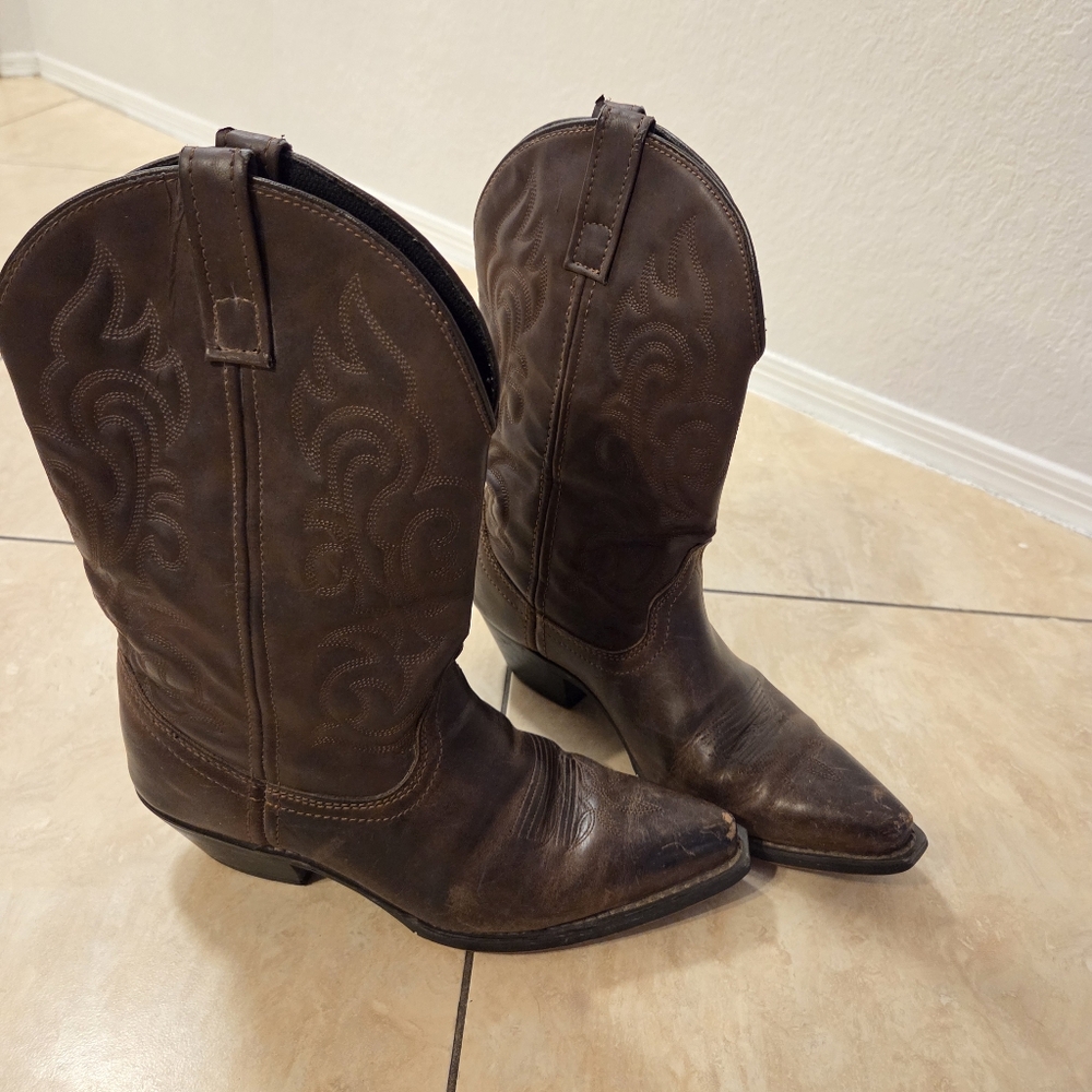 LAREDO women's 8 1/2 8.5 brown cowboy boots (FLAW)
